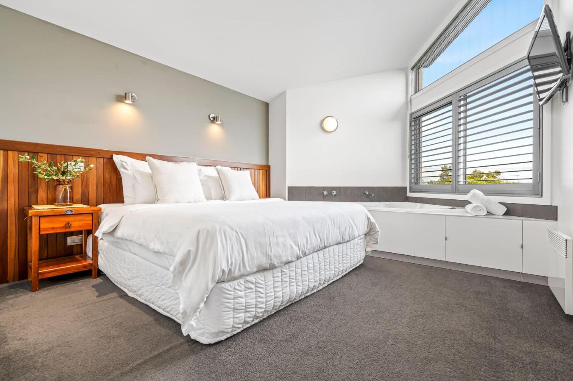 Tides Port Fairy Apartment Bagian luar foto